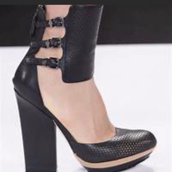 BCBGMaxAzria Shoes - BCBGMaxazria Runway MA-Hailey Platform Edgy Heels Sz 6